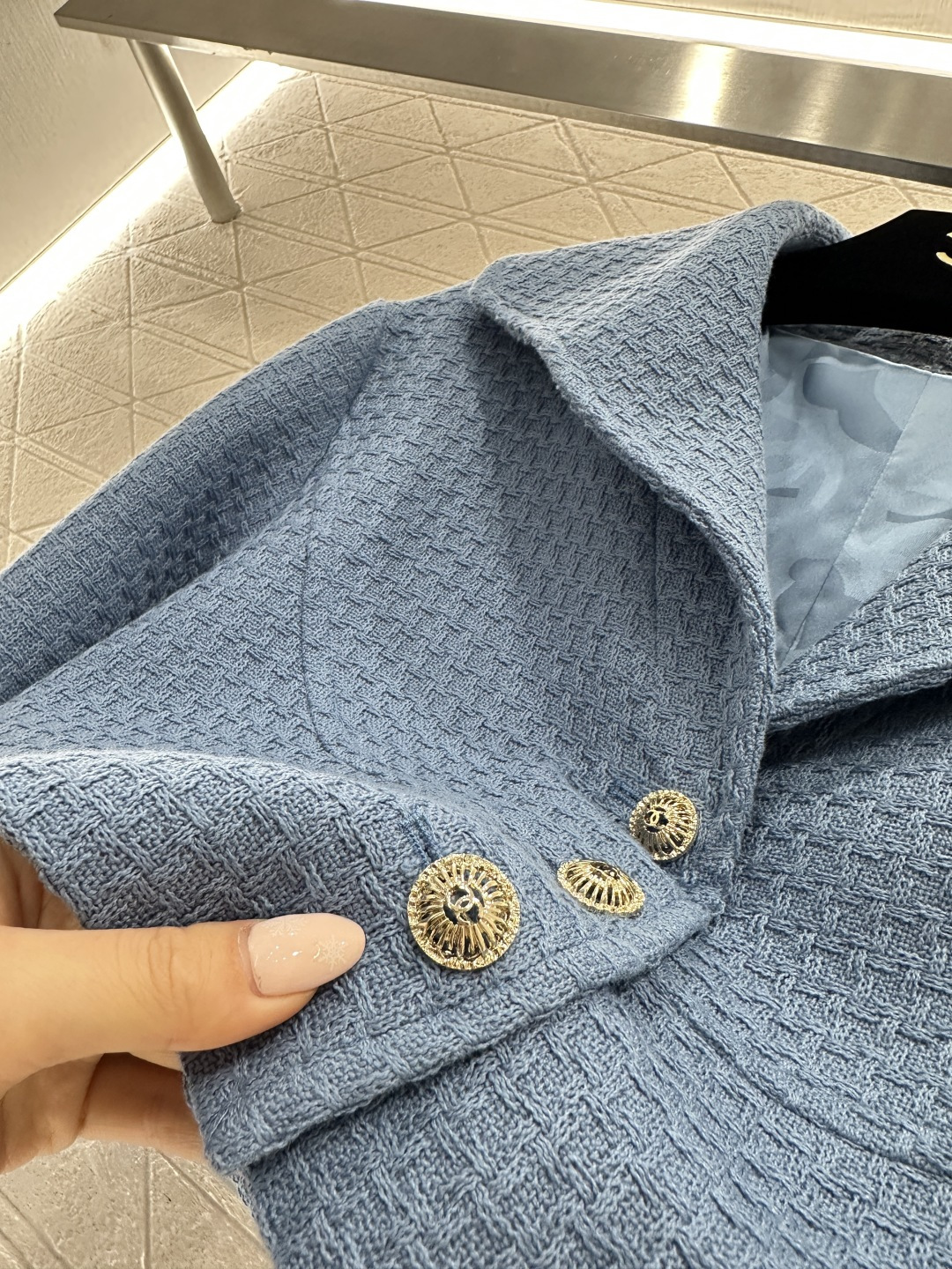 ♥Chane*♥2026新品上架 翻领短款外套半裙套装定制YB进口粗纺棉毛呢材质，质感高级，编织肌理呈现