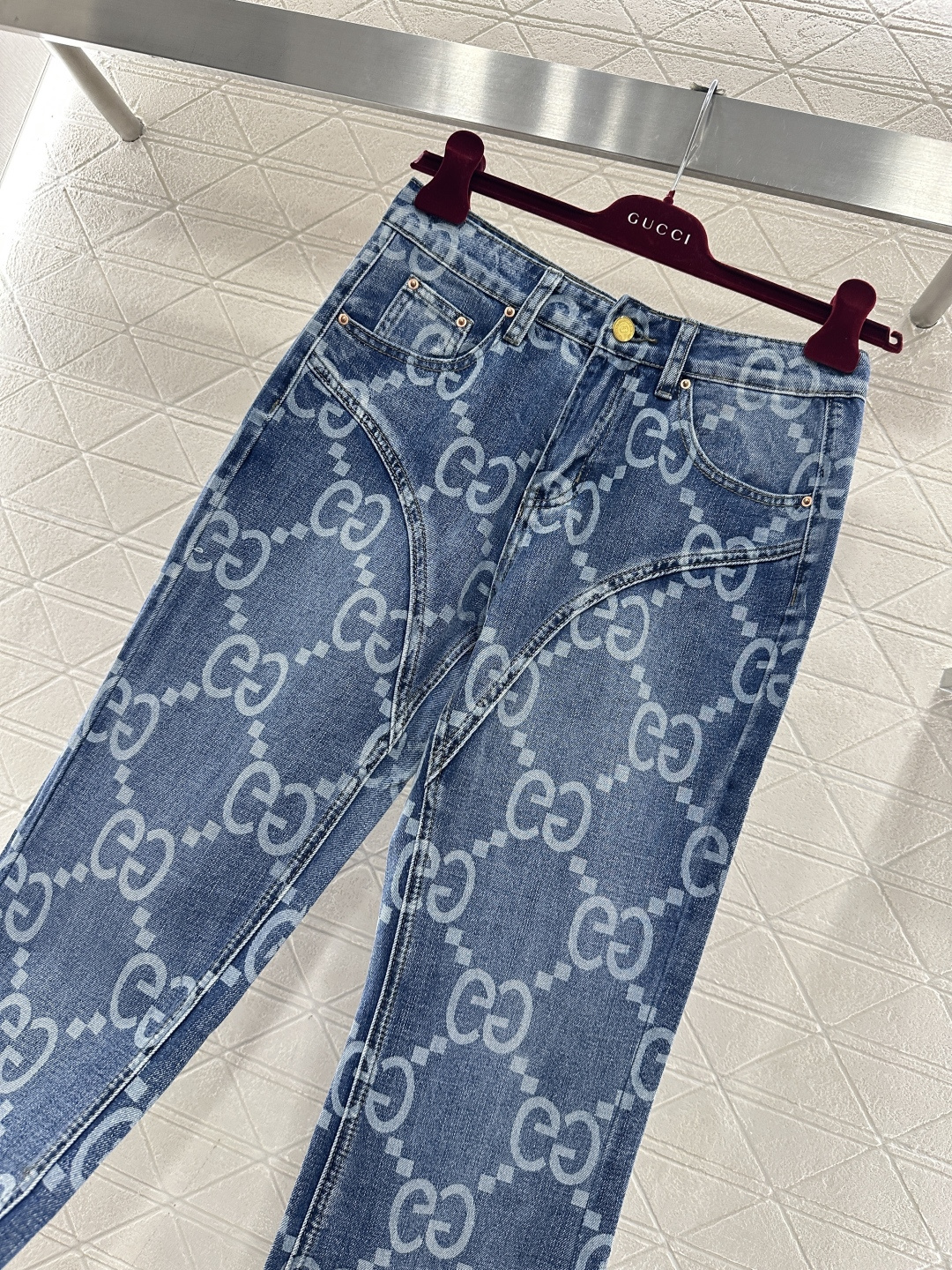 ♥Gucc*♥2026新品上架 印花微喇牛仔长裤定制YB斜纹棉牛仔材质，多重水洗，自然磨白效果，复古洋气