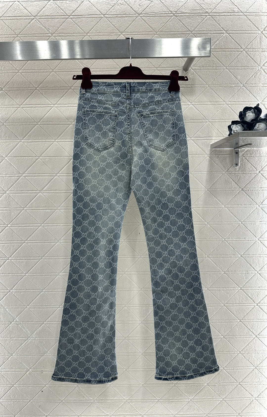 ♥Gucc*♥2026新品上架 激光印花牛仔微喇长裤定制YB斜纹棉牛仔材质，多重水洗，自然磨白效果，呈现