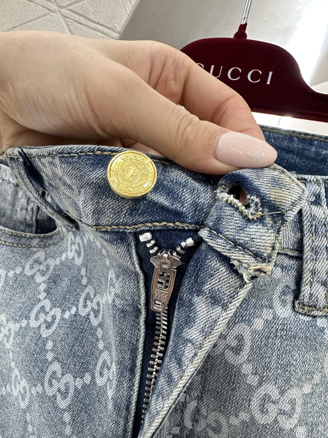 ♥Gucc*♥2026新品上架 激光印花牛仔微喇长裤定制YB斜纹棉牛仔材质，多重水洗，自然磨白效果，呈现