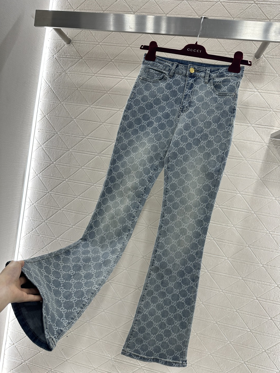 ♥Gucc*♥2026新品上架 激光印花牛仔微喇长裤定制YB斜纹棉牛仔材质，多重水洗，自然磨白效果，呈现