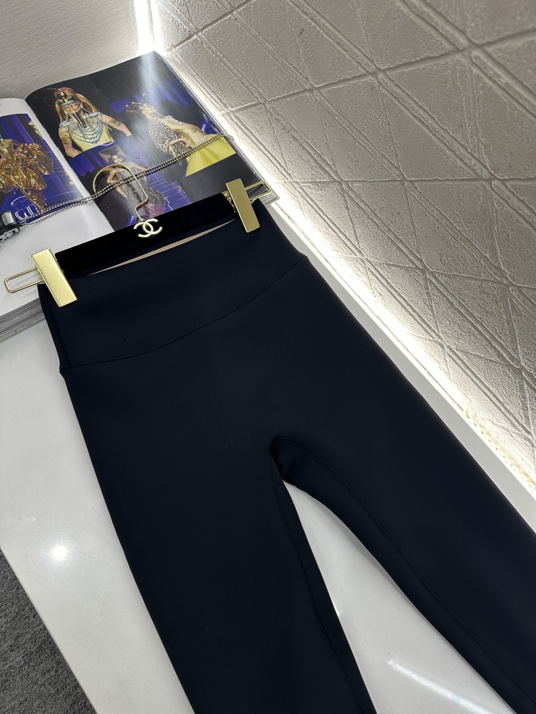 ♥Chane*♥2026新品上架 加绒烫钻徽标高弹打底裤定制YB进口加绒高弹力材质，穿搭舒适，弹力十足，