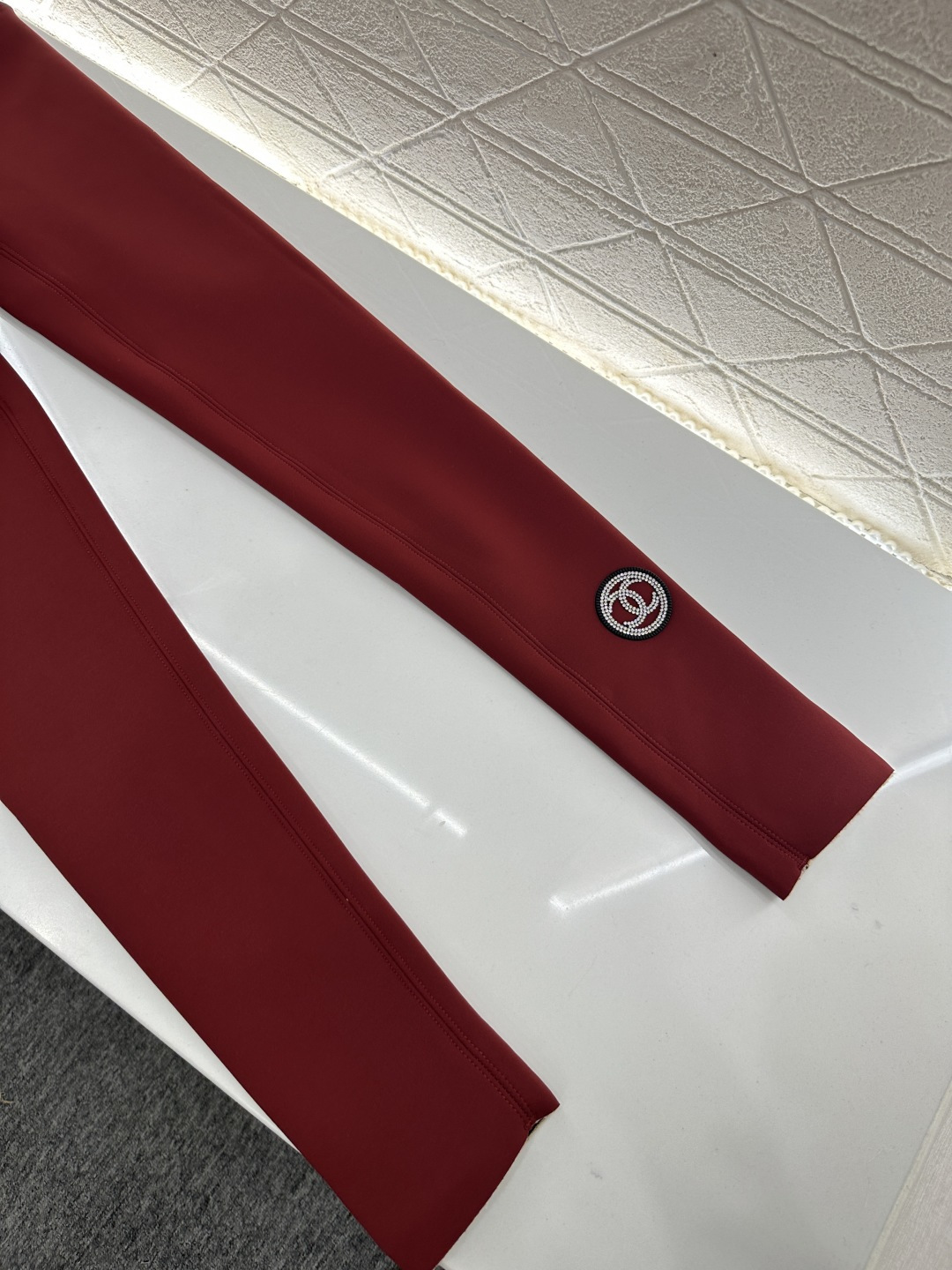 ♥Chane*♥2026新品上架 加绒烫钻徽标高弹打底裤定制YB进口加绒高弹力材质，穿搭舒适，弹力十足，