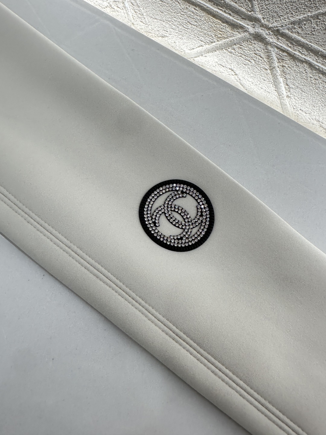 ♥Chane*♥2026新品上架 加绒烫钻徽标高弹打底裤定制YB进口加绒高弹力材质，穿搭舒适，弹力十足，