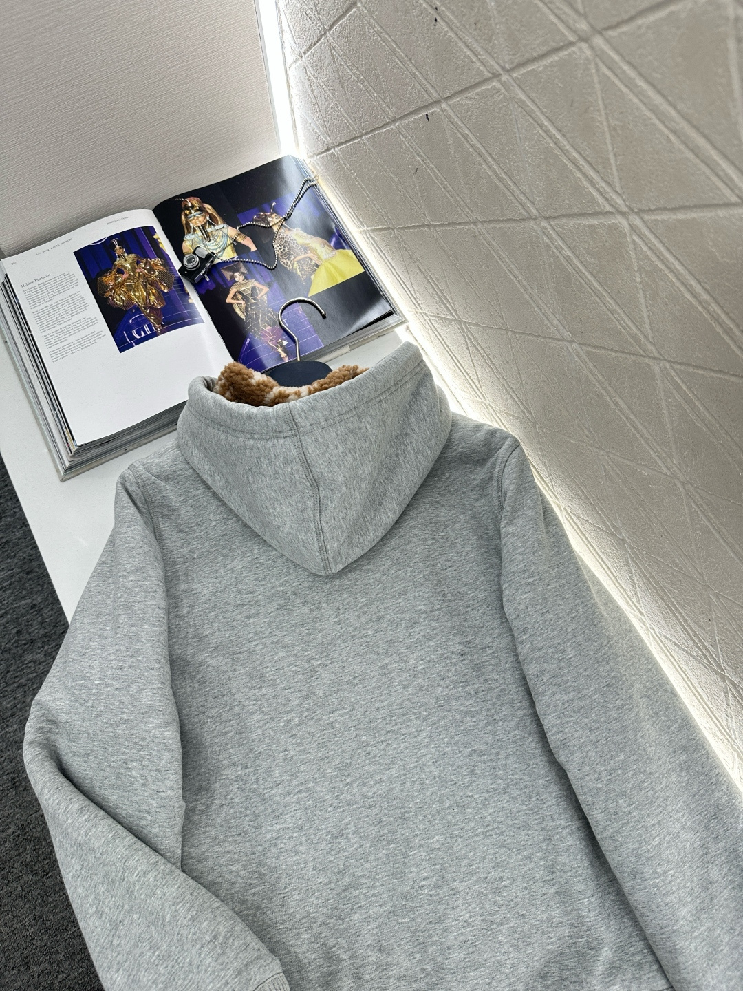 ♥Louis vuitto♥2025新品上架 连帽抽绳泰迪绒卫衣外套定制YB斜纹全棉材质，内衬饰以泰迪毛