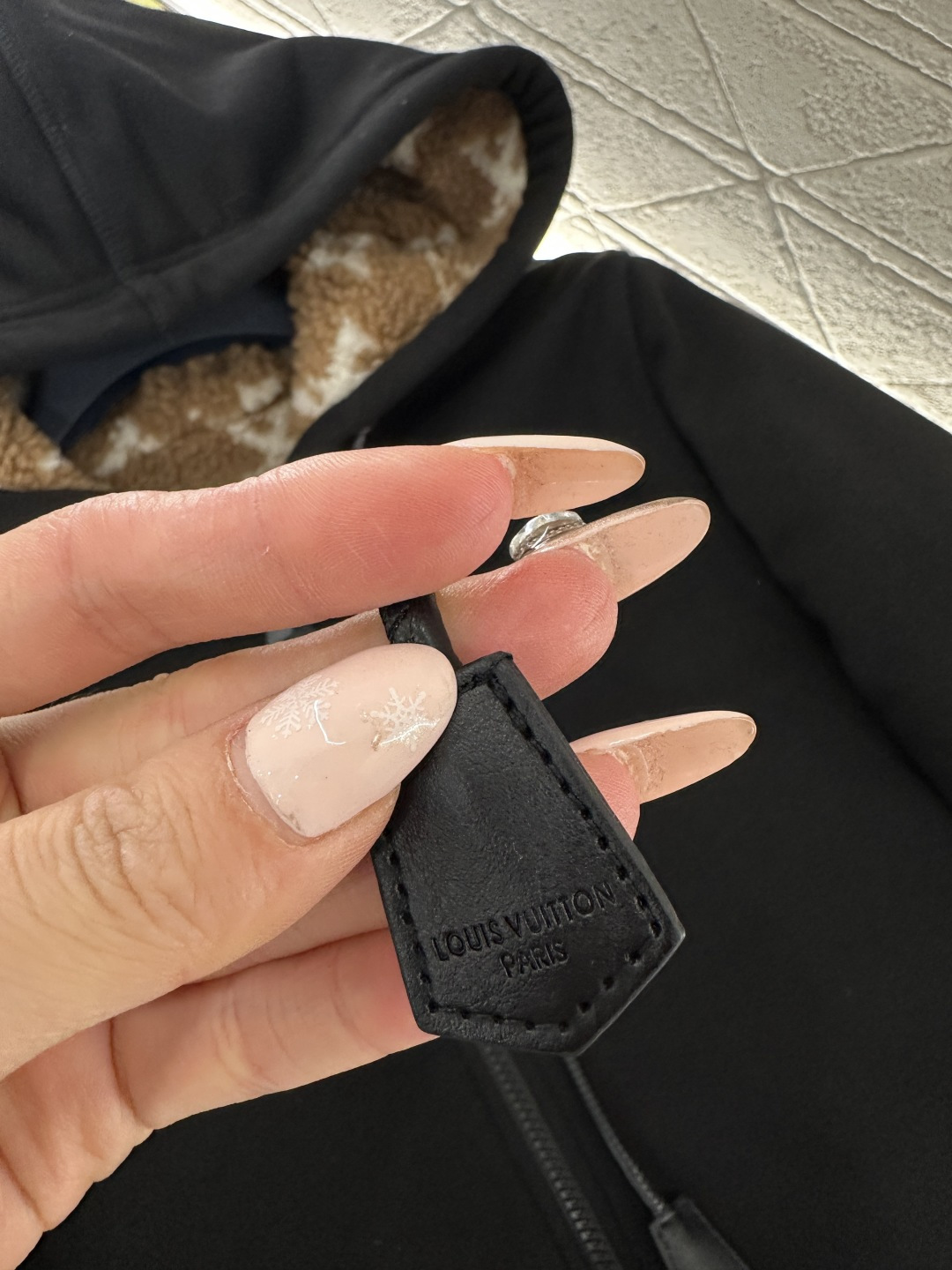 ♥Louis vuitto♥2025新品上架 连帽抽绳泰迪绒卫衣外套定制YB斜纹全棉材质，内衬饰以泰迪毛