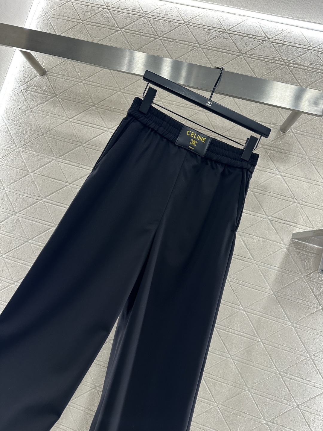♥Celin*♥2026新品上架 徽标阔腿羊毛长裤定制YB进口精仿羊毛材质，质感光泽垂顺，穿搭松弛，阔腿
