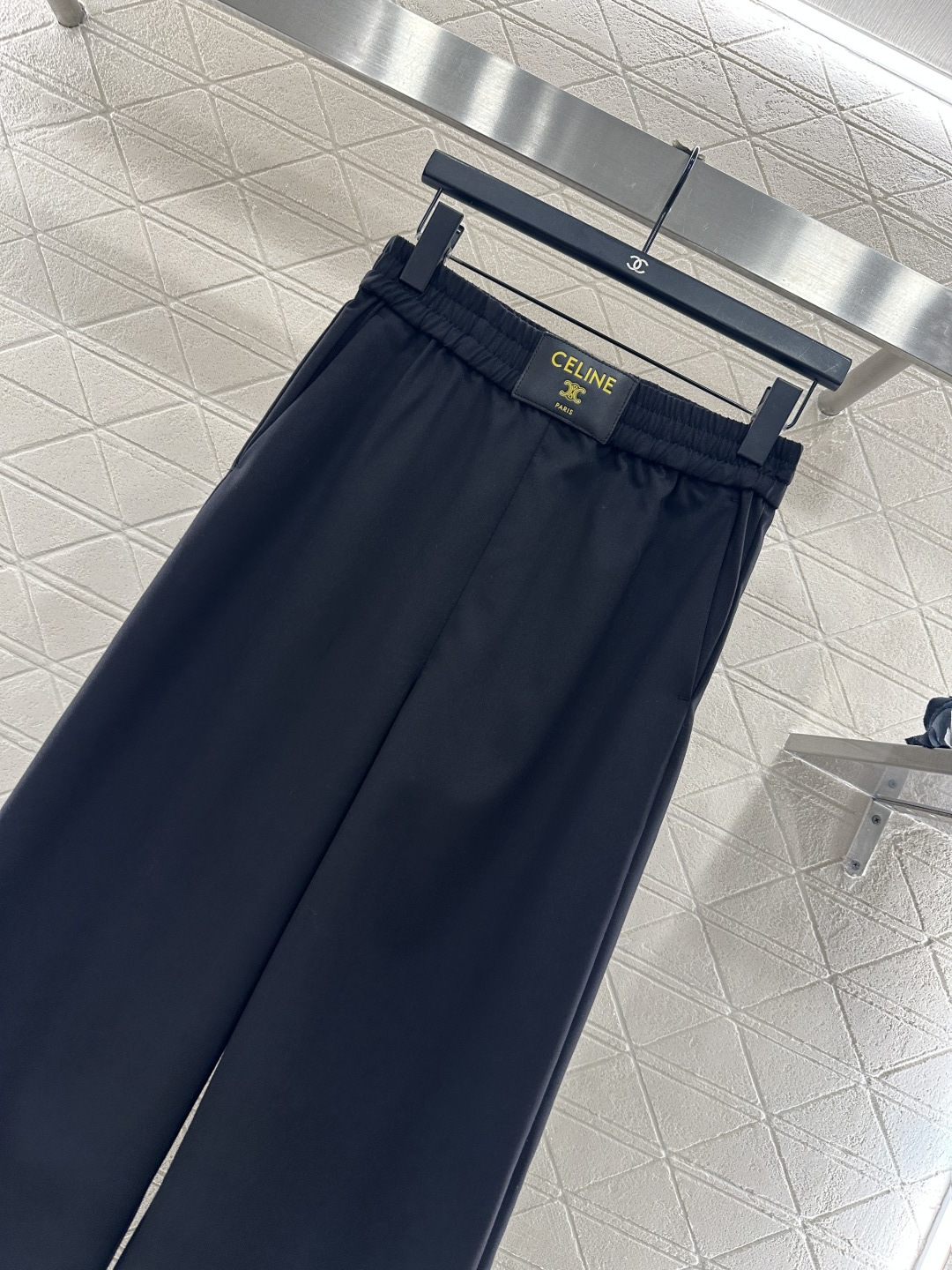 ♥Celin*♥2026新品上架 徽标阔腿羊毛长裤定制YB进口精仿羊毛材质，质感光泽垂顺，穿搭松弛，阔腿