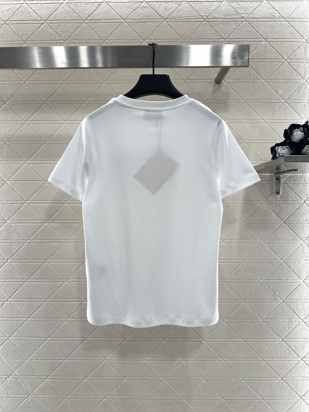 ♥Miumi*♥2026新品上架 圆领钉珠徽标𝑇𝑒𝑒定制YB丝光全棉材质，透气舒适，质感十足，常规短袖𝑇