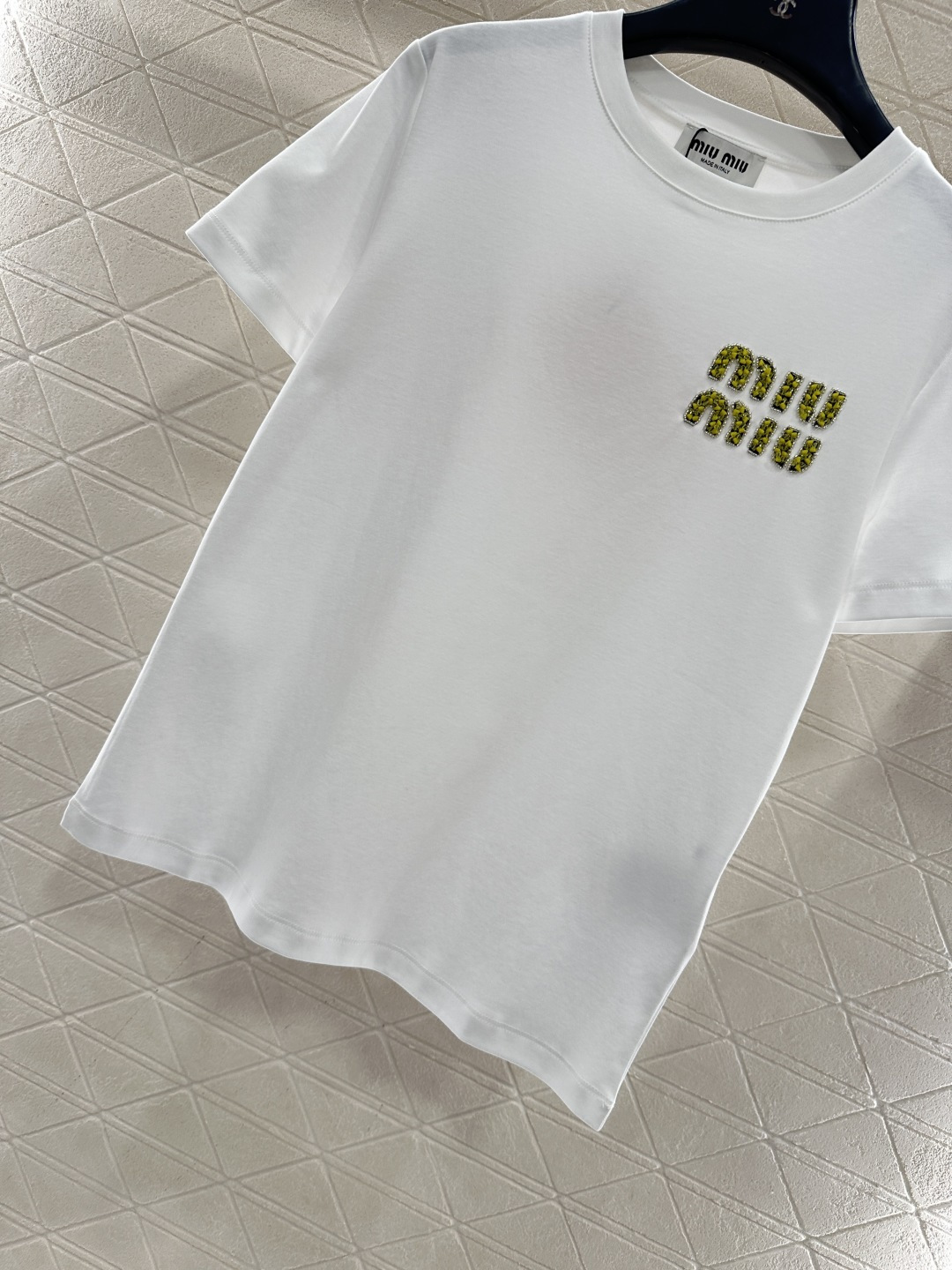 ♥Miumi*♥2026新品上架 圆领钉珠徽标𝑇𝑒𝑒定制YB丝光全棉材质，透气舒适，质感十足，常规短袖𝑇