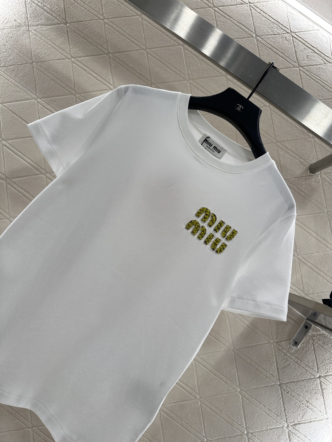 ♥Miumi*♥2026新品上架 圆领钉珠徽标𝑇𝑒𝑒定制YB丝光全棉材质，透气舒适，质感十足，常规短袖𝑇