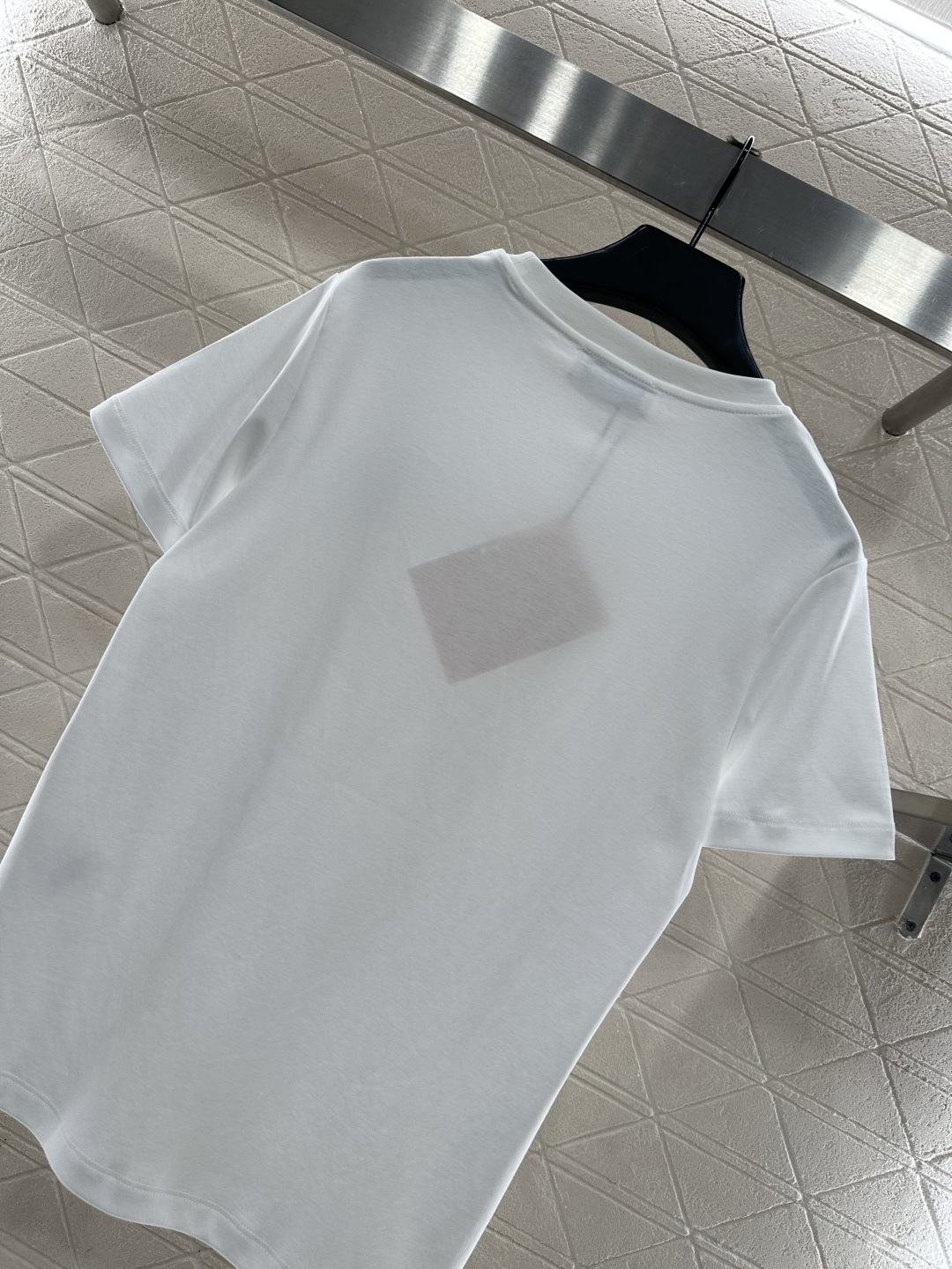 ♥Miumi*♥2026新品上架 圆领钉珠徽标𝑇𝑒𝑒定制YB丝光全棉材质，透气舒适，质感十足，常规短袖𝑇