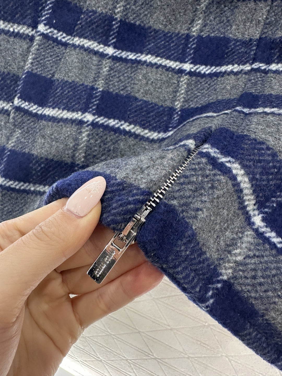 ♥Miumi*♥2026新品上架 麂皮拼接格纹毛呢棉服外套定制YB进口百分百初剪羊毛呢材质，质感高级，内