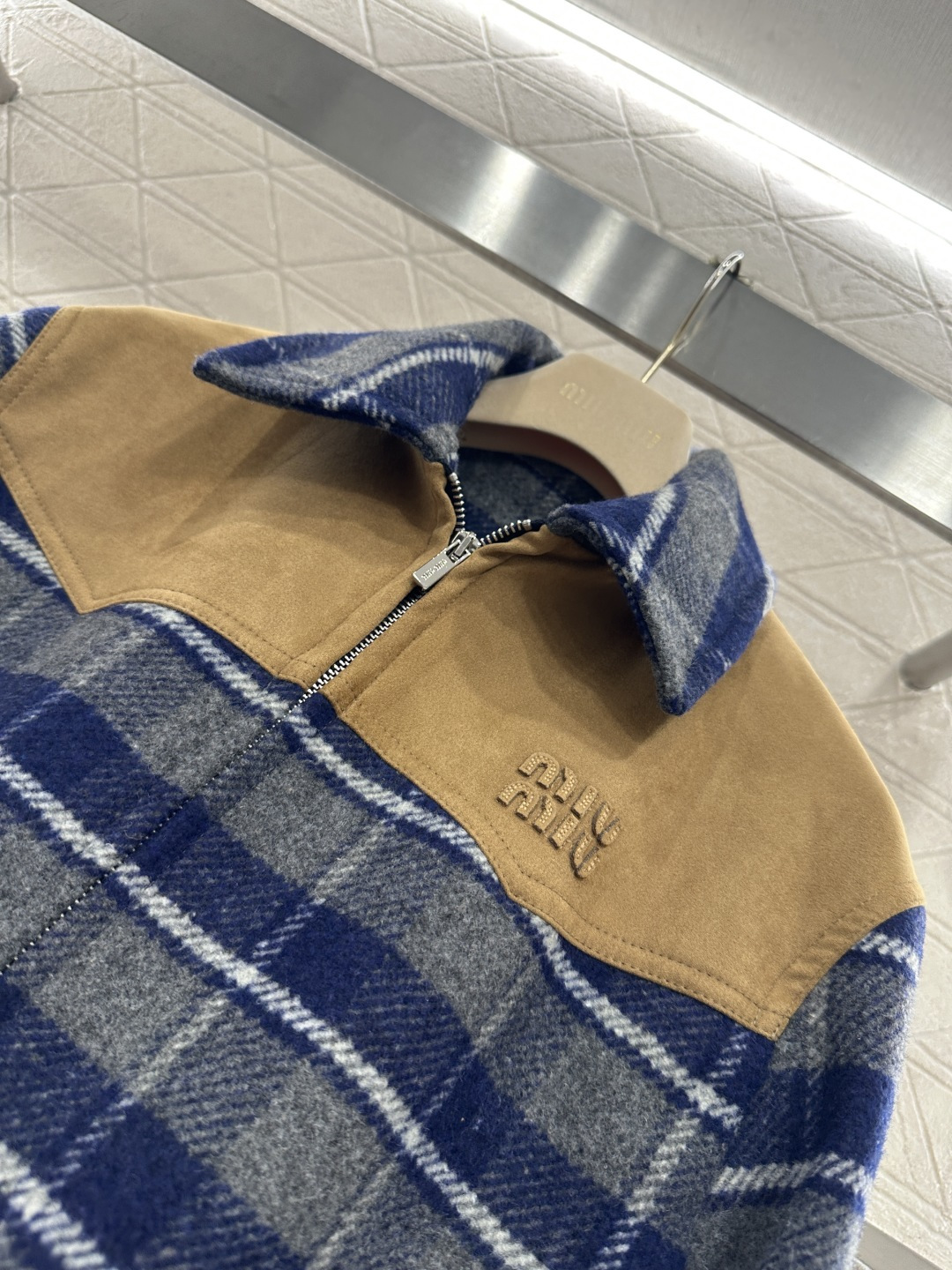 ♥Miumi*♥2026新品上架 麂皮拼接格纹毛呢棉服外套定制YB进口百分百初剪羊毛呢材质，质感高级，内