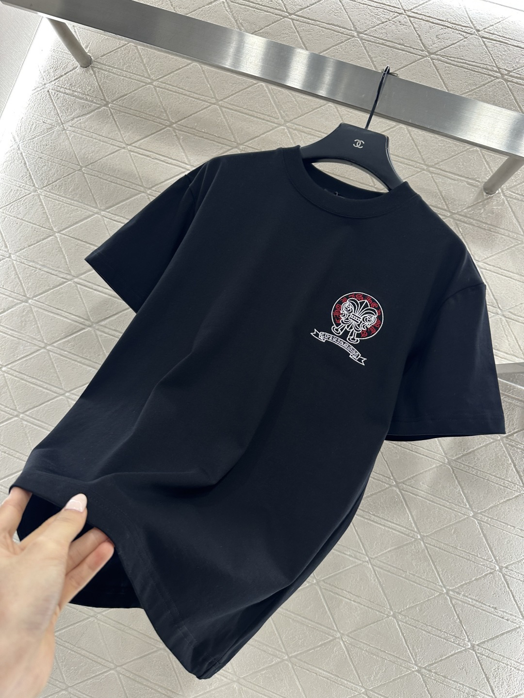 ♥Chrome hear*♥2026新品上架 圆领刺绣撞色徽标𝑇𝑒𝑒定制YB原生全棉材质，透气舒适，质感