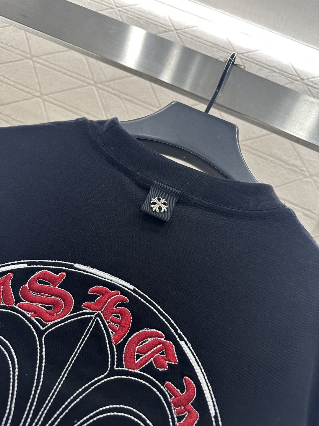 ♥Chrome hear*♥2026新品上架 圆领刺绣撞色徽标𝑇𝑒𝑒定制YB原生全棉材质，透气舒适，质感