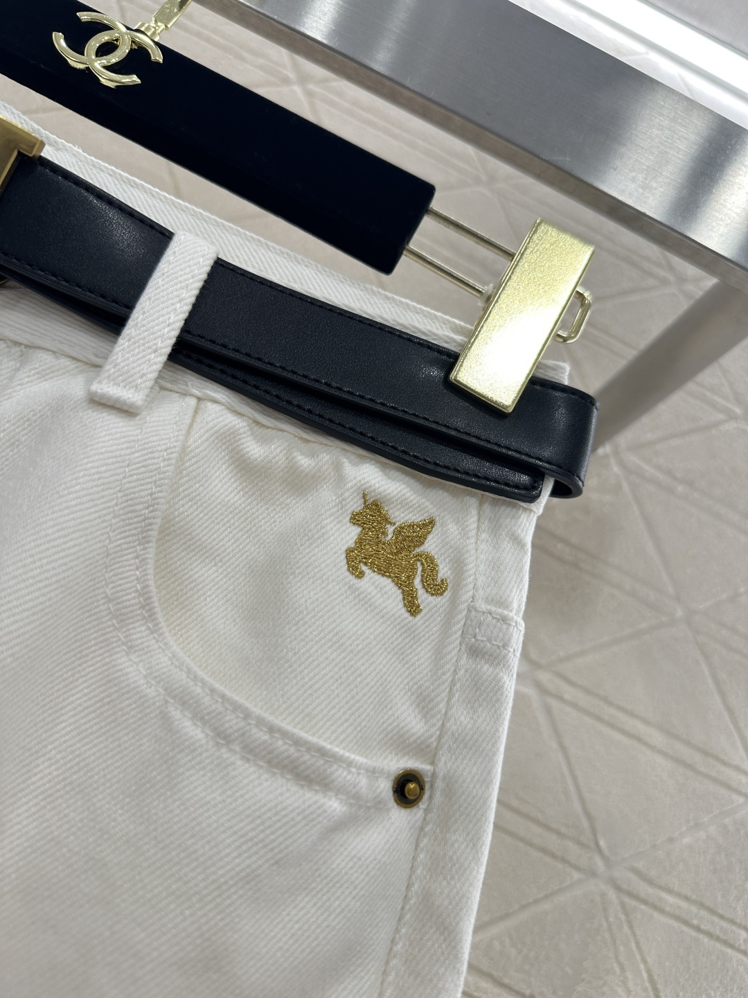 ♥Herme*♥2026新品上架 腰带独角兽直筒牛仔长裤定制YB斜纹棉牛仔材质，多重水洗，自然均匀的染色