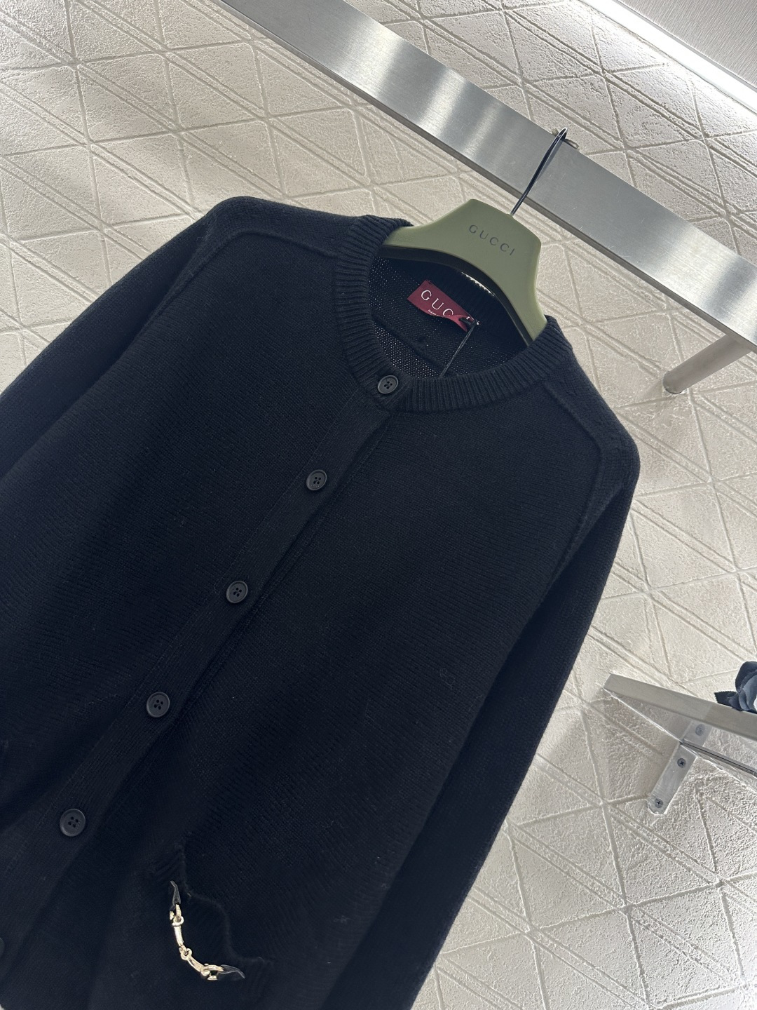 ♥Gucc*♥2026新品上架 链条口袋针织开衫定制YB羊毛纱线织造，密度细针织造，清晰毛感肌理，舒适亲