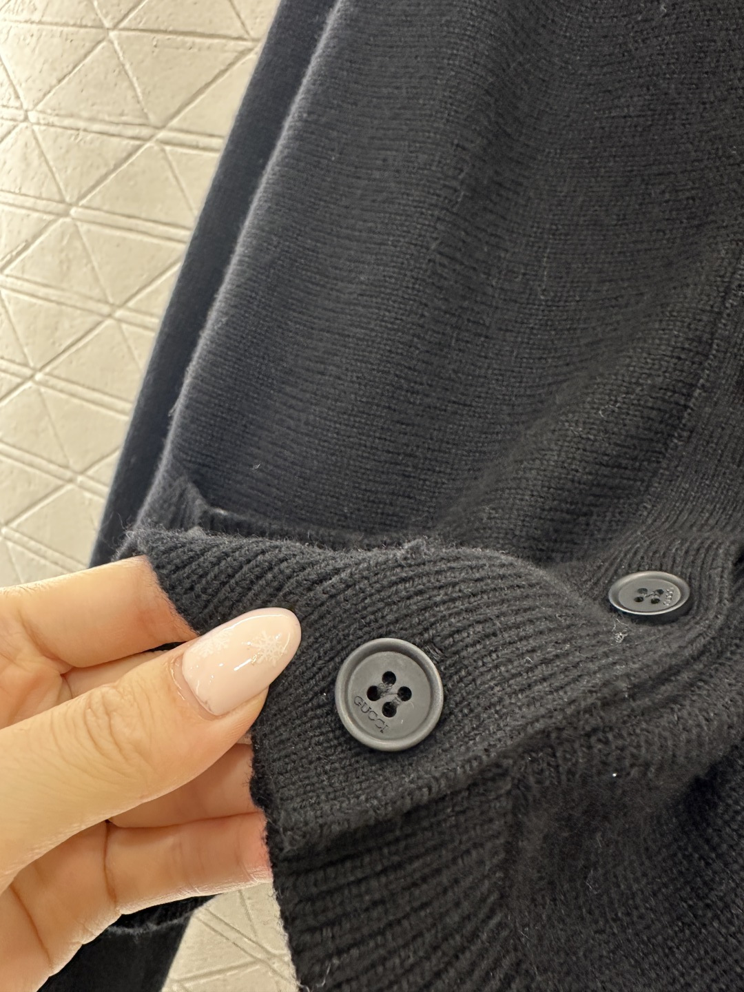 ♥Gucc*♥2026新品上架 链条口袋针织开衫定制YB羊毛纱线织造，密度细针织造，清晰毛感肌理，舒适亲