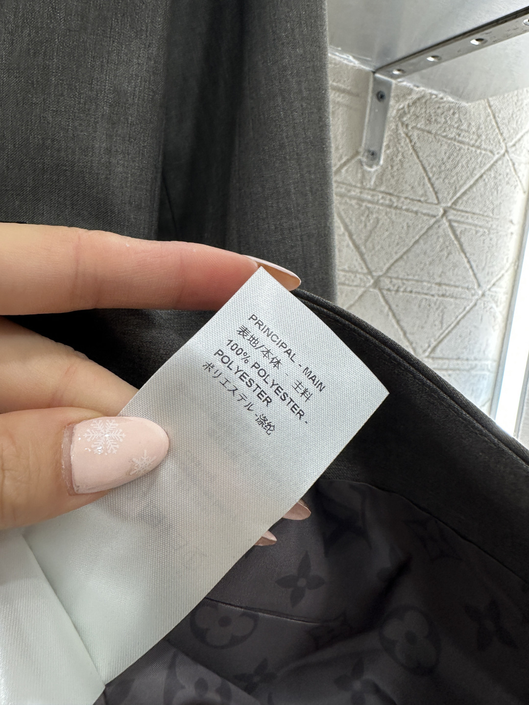 ♥Louis vuitto*♥2026新品上架 襟扣西装外套长裤套装定制YB进口材质，质感光泽高级，垂顺