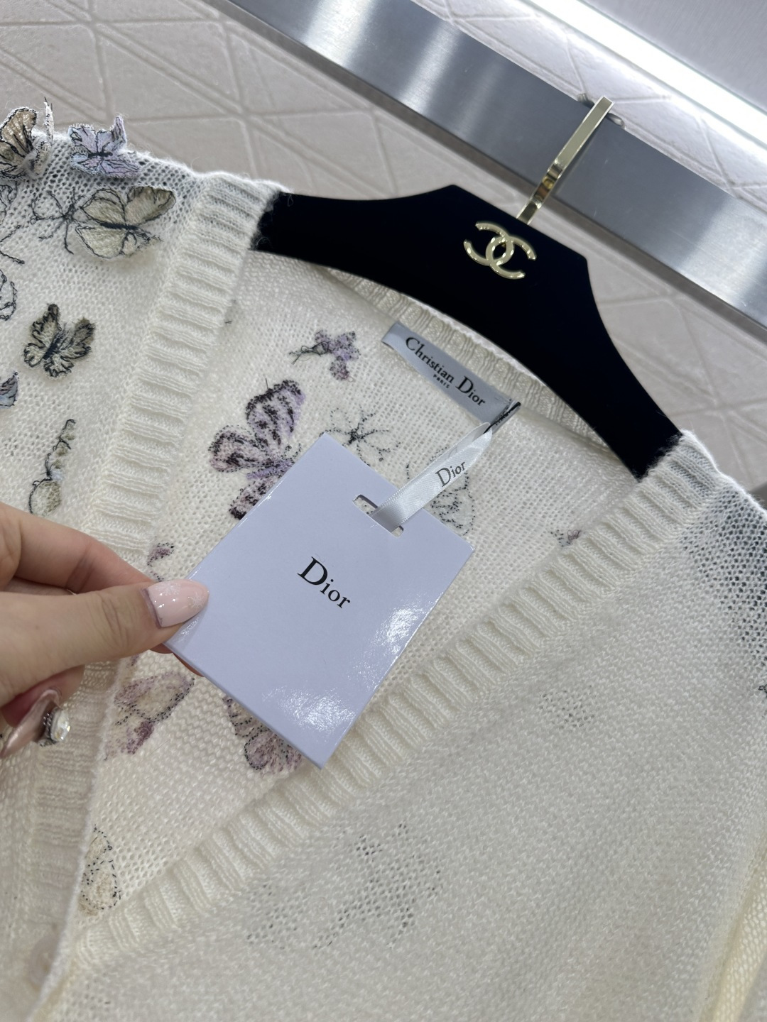 ♥Dio*♥2026新品上架 立体蝴蝶刺绣针织开衫定制YB丝毛纱线织造，质感高级，舒适柔软，V领针织开衫