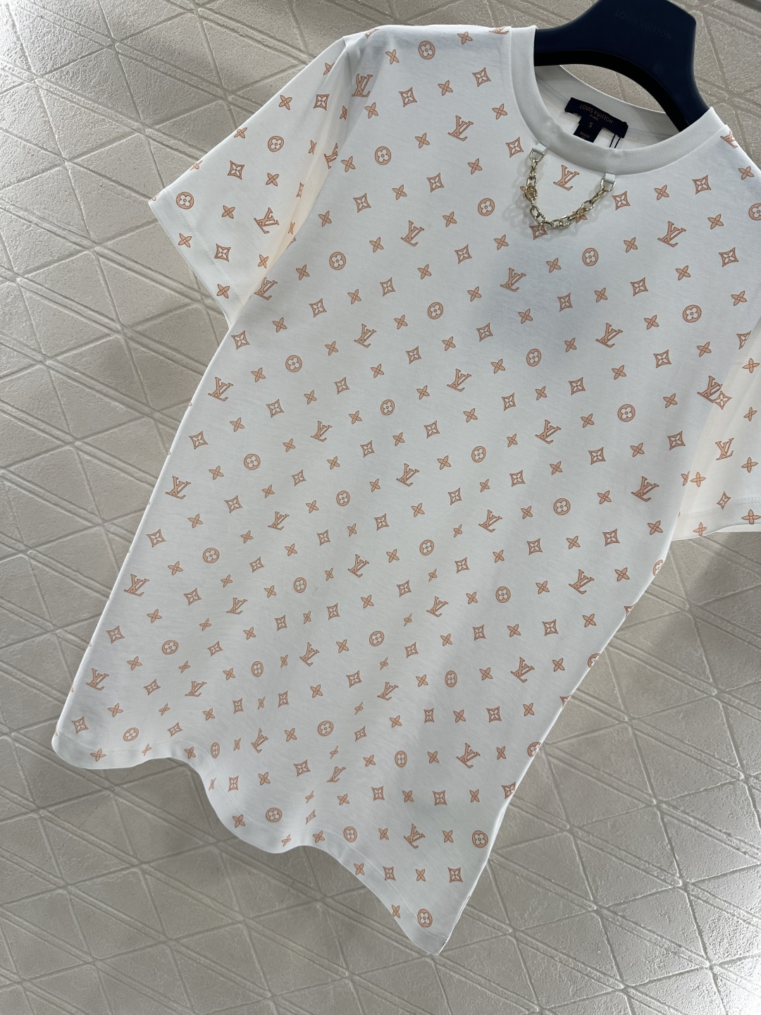 ♥Louis Vuitto*♥2026新品上架 圆领印花链条𝑇𝑒𝑒定制YB丝光全棉材质，透气舒适，质感十