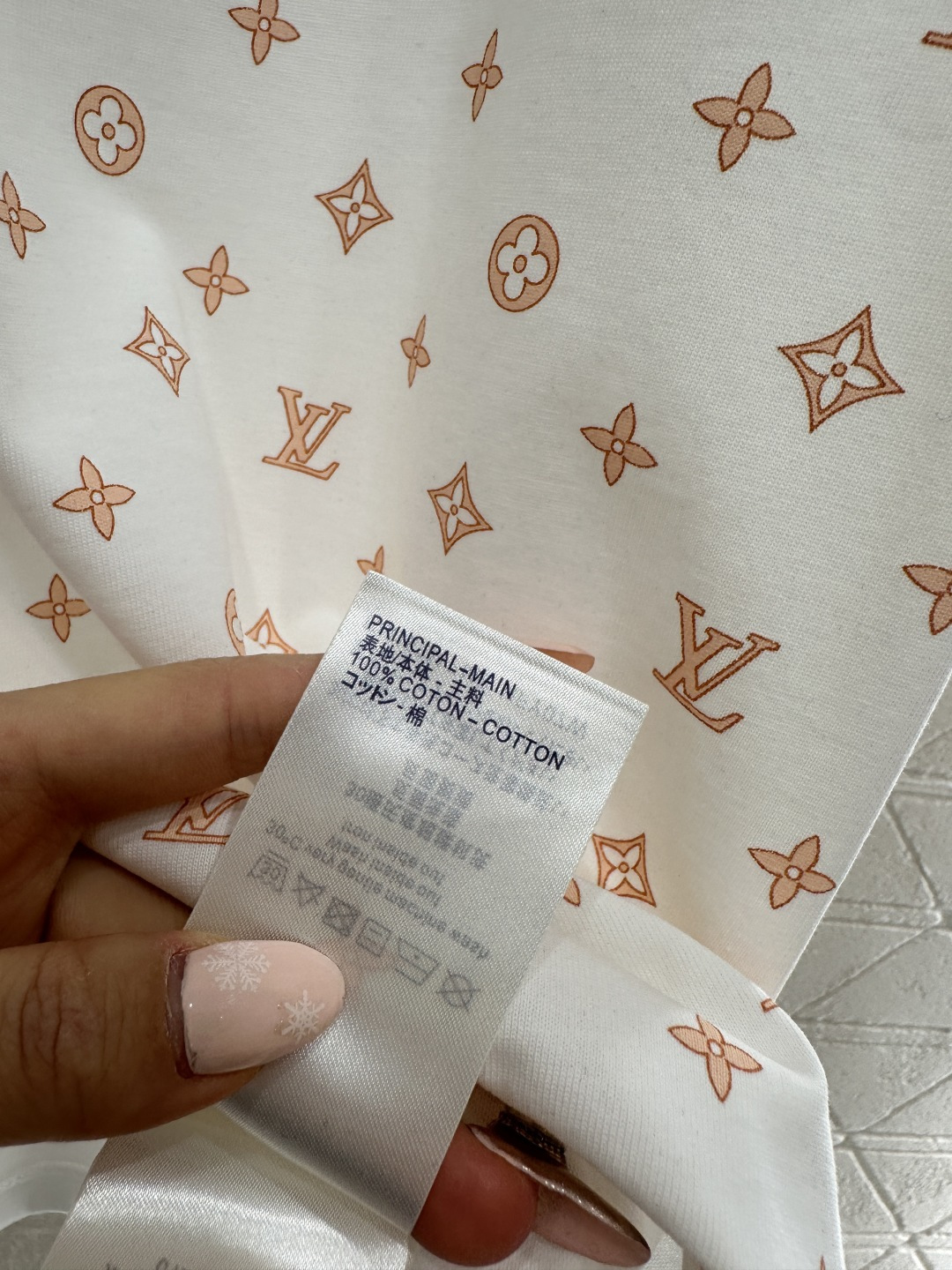 ♥Louis Vuitto*♥2026新品上架 圆领印花链条𝑇𝑒𝑒定制YB丝光全棉材质，透气舒适，质感十