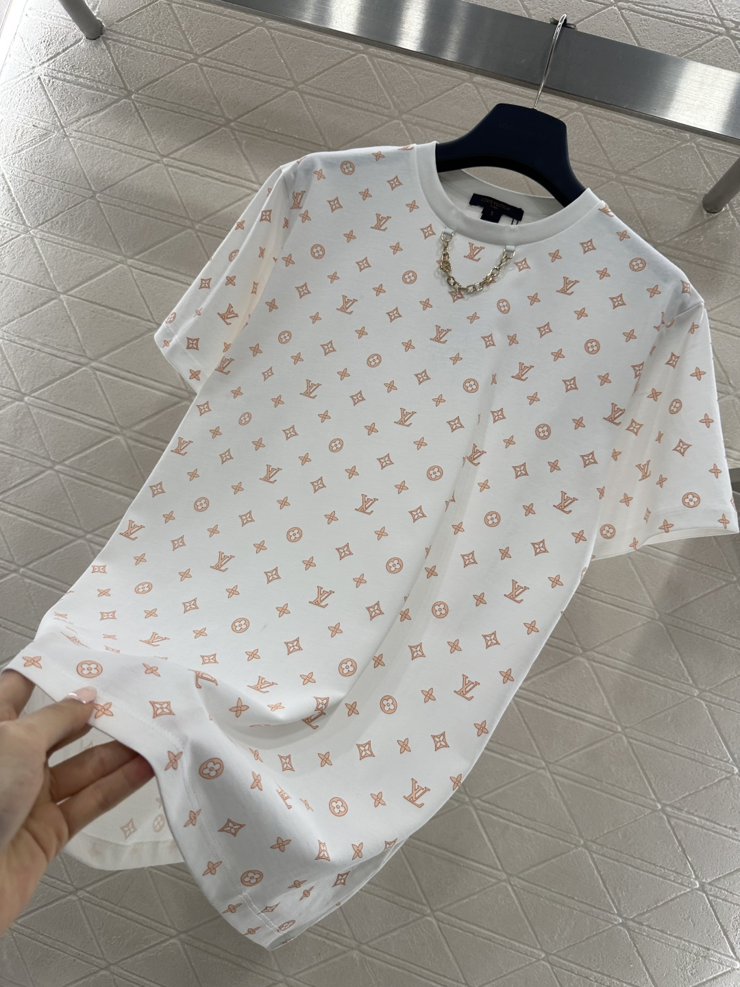 ♥Louis Vuitto*♥2026新品上架 圆领印花链条𝑇𝑒𝑒定制YB丝光全棉材质，透气舒适，质感十