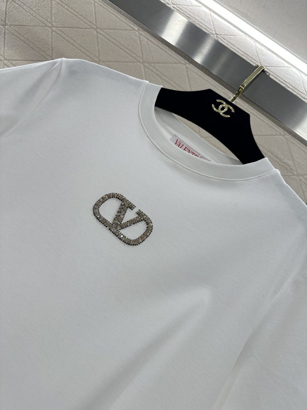 ♥Valentin*♥2026新品上架 圆领钉珠水钻徽标𝑇𝑒𝑒定制YB丝光全棉材质，透气舒适，质感十足，