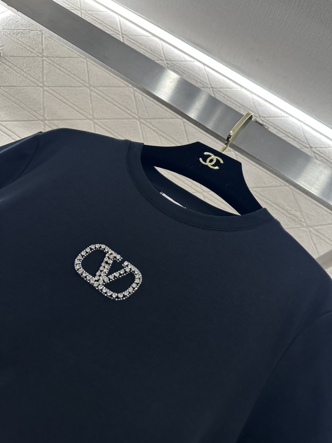 ♥Valentin*♥2026新品上架 圆领钉珠水钻徽标𝑇𝑒𝑒定制YB丝光全棉材质，透气舒适，质感十足，