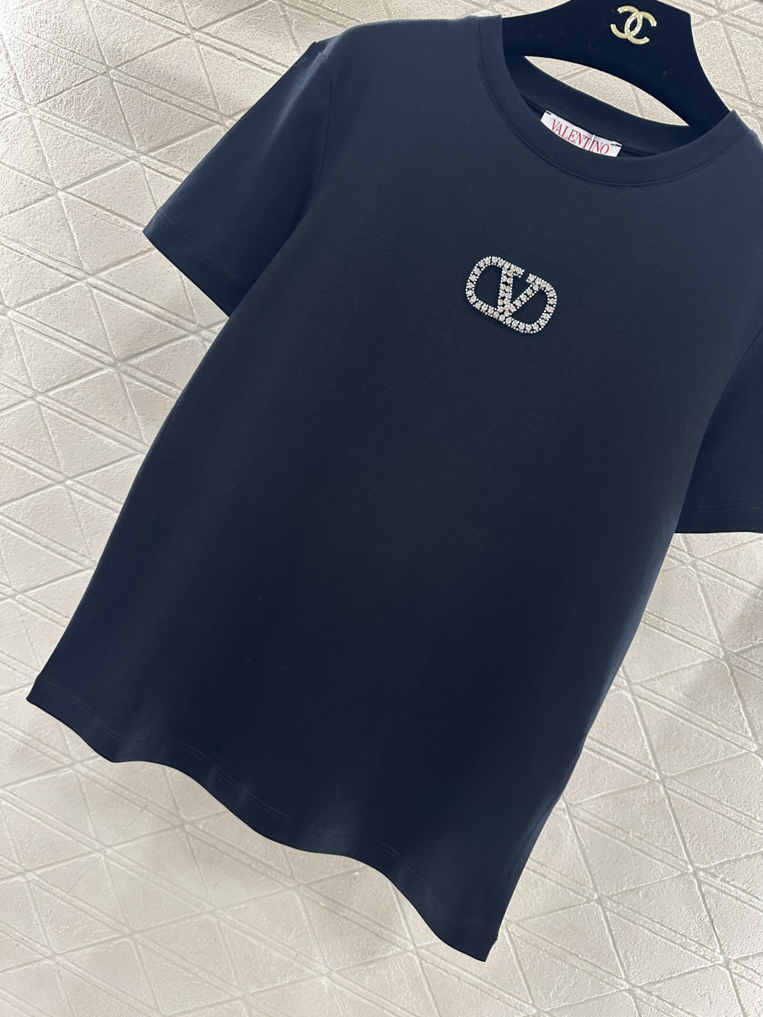 ♥Valentin*♥2026新品上架 圆领钉珠水钻徽标𝑇𝑒𝑒定制YB丝光全棉材质，透气舒适，质感十足，