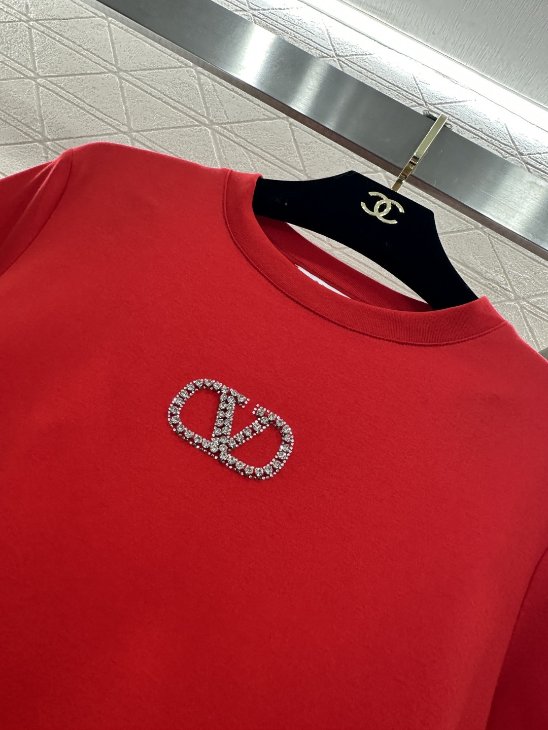 ♥Valentin*♥2026新品上架 圆领钉珠水钻徽标𝑇𝑒𝑒定制YB丝光全棉材质，透气舒适，质感十足，
