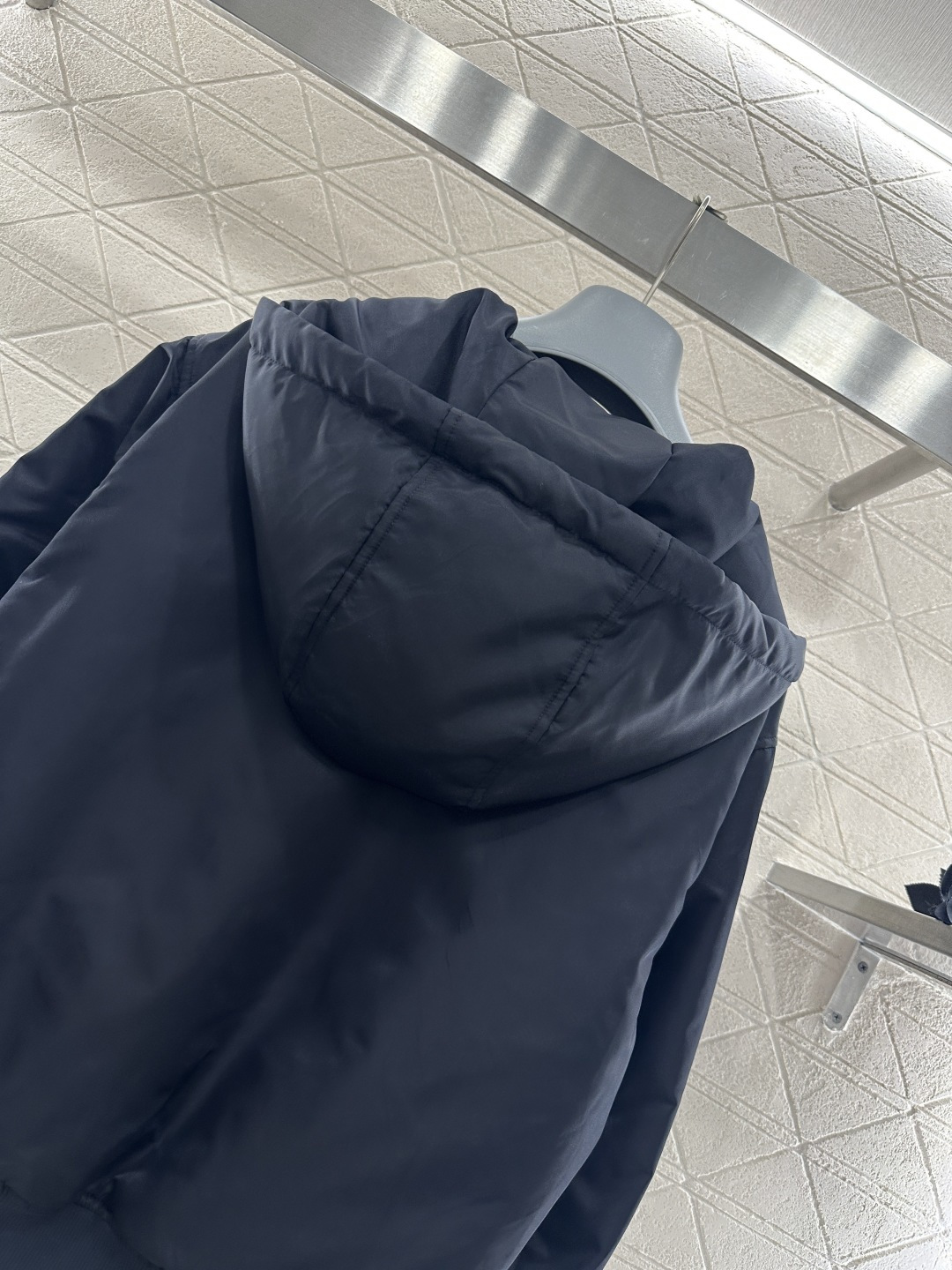 ♥Prad*♥2026新品上架 连帽抽绳棉服外套定制YB进口防风防水尼龙材质，挺括有型，质感高级，内里填