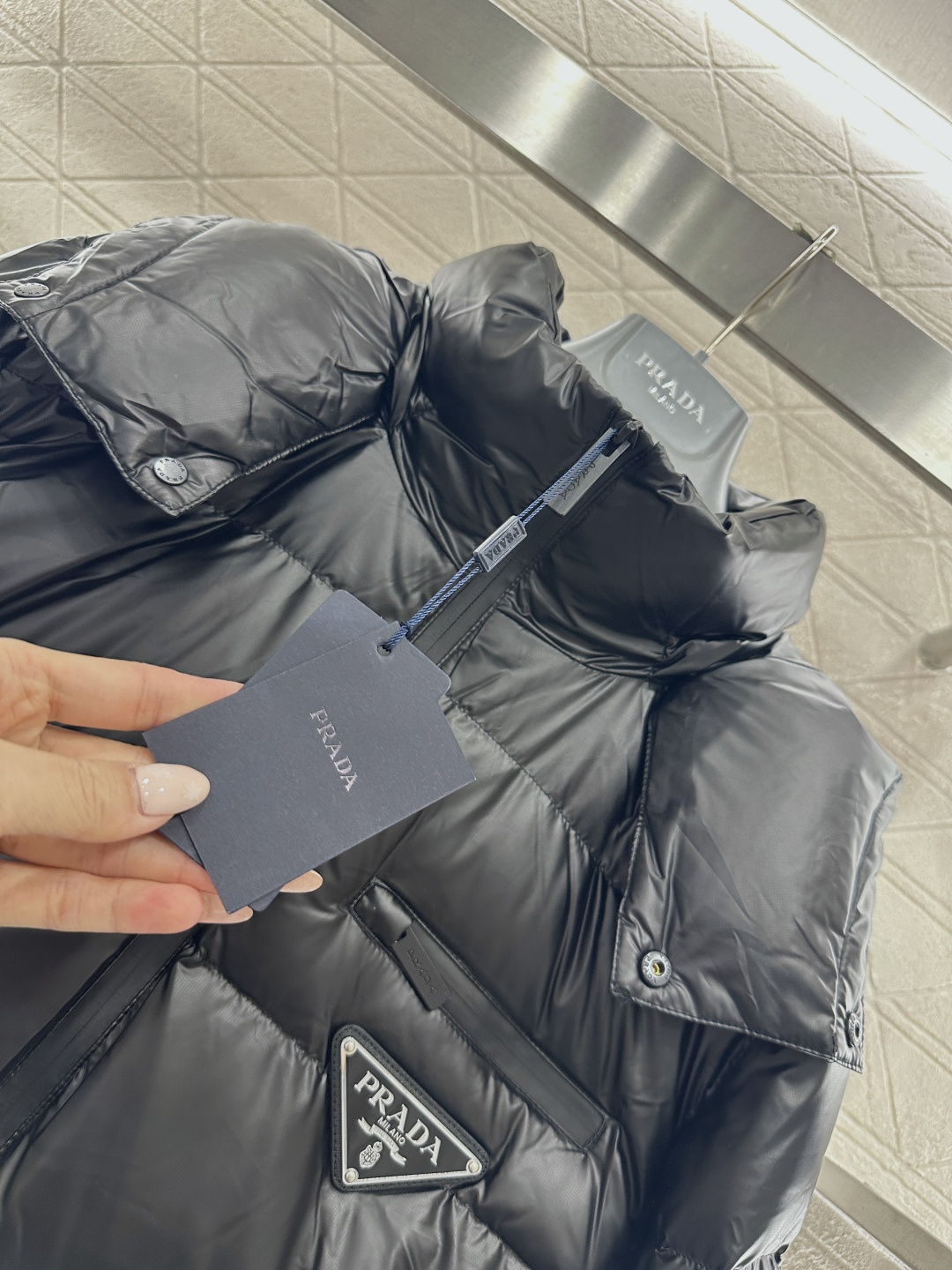 ♥Prad*♥2026新品上架 连帽可拆卸羽绒服外套定制YB进口防风防水尼龙材质，其工艺还原，升级材质，