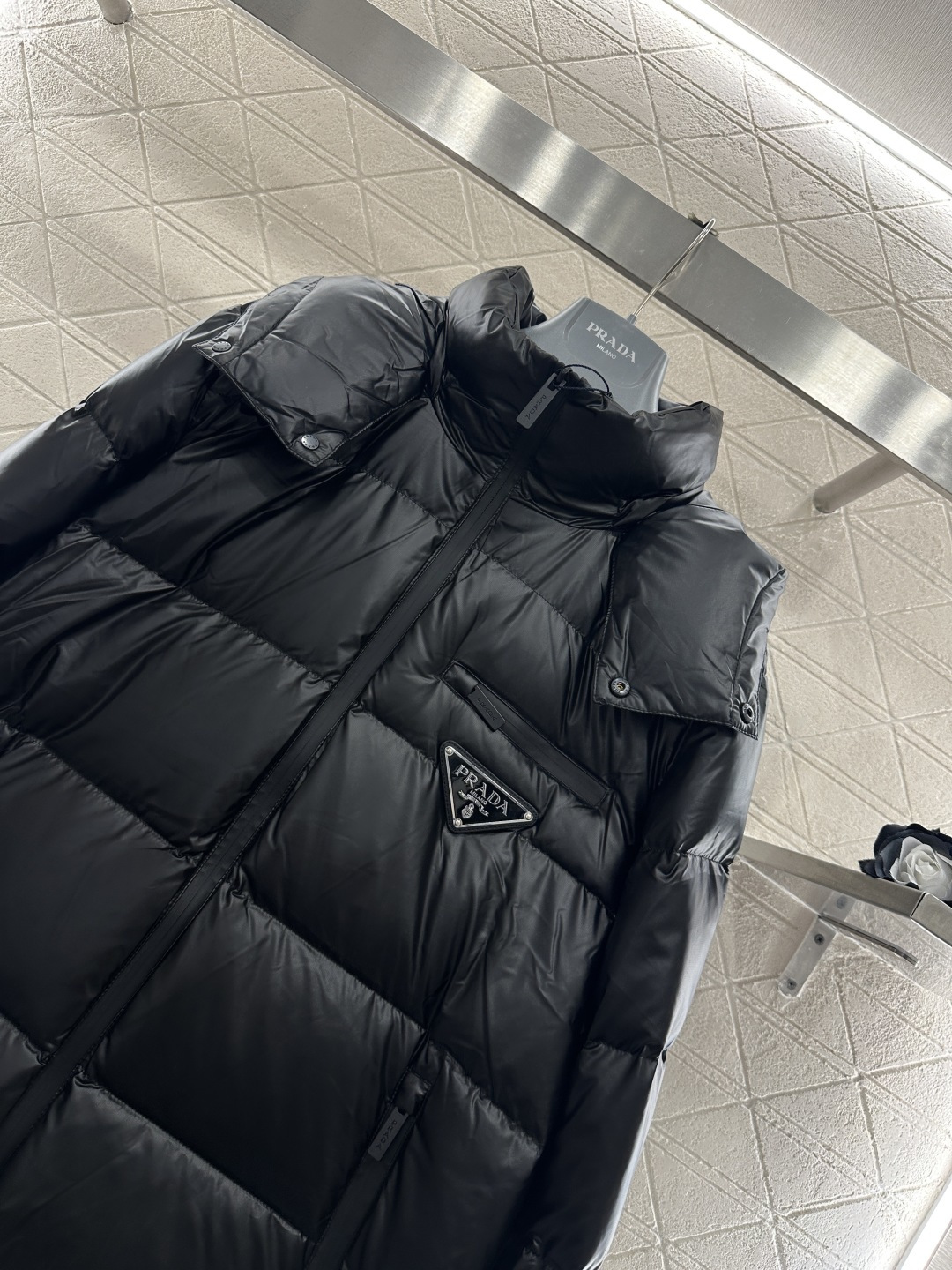 ♥Prad*♥2026新品上架 连帽可拆卸羽绒服外套定制YB进口防风防水尼龙材质，其工艺还原，升级材质，