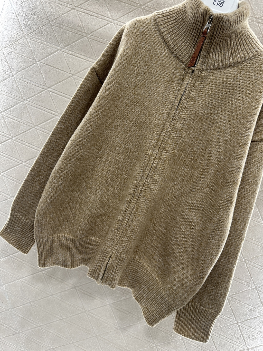 ♥Loew*♥2026新品上架 针织拉链开衫外套定制YB羊毛纱线织造，质感高级，舒适柔软，立领针织拉链外