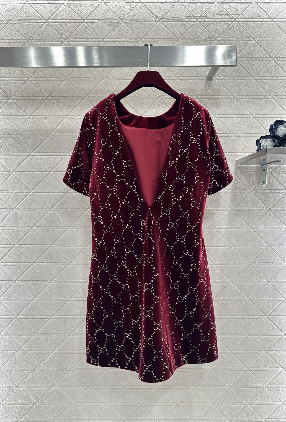 ♥Gucc*♥2026新品上架 真丝绒烫钻短袖连衣裙定制YB进口真丝绒材质，成衣光泽，质感品相绝佳，圆领