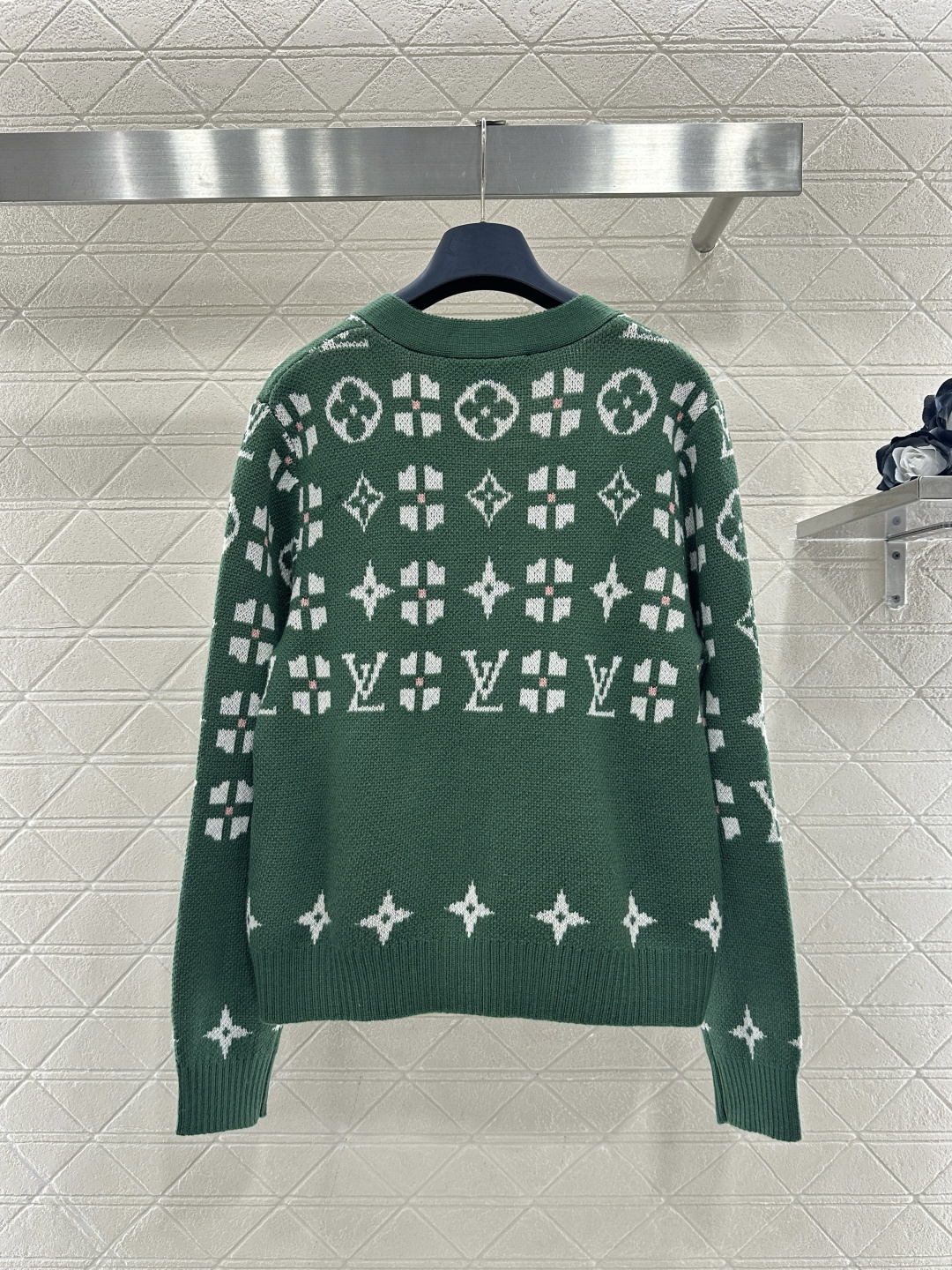 ♥Louis vuitto*♥2026新品上架 提花刺绣V领针织开衫定制YB羊毛针织材质，质感高级，舒适