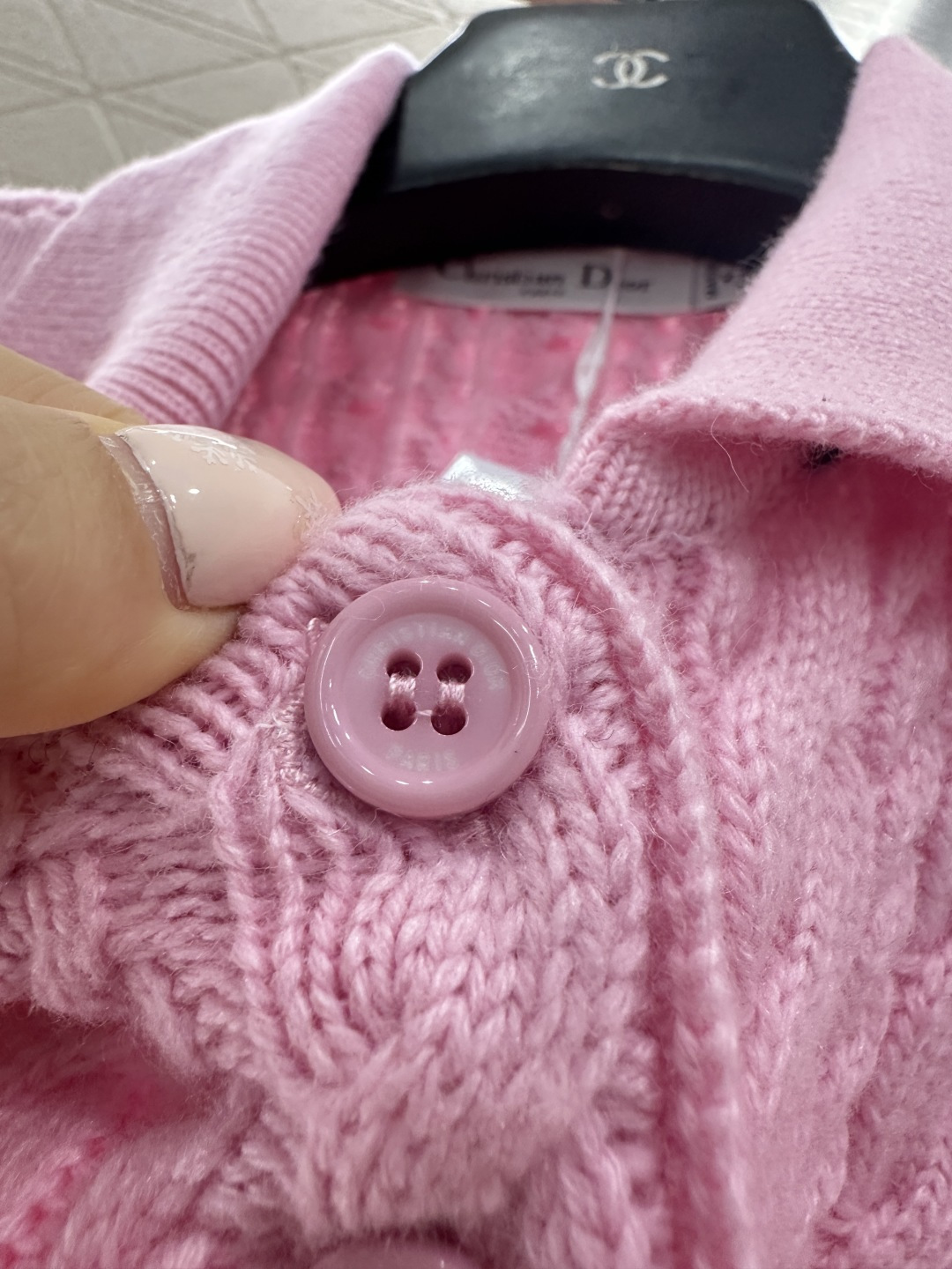 ♥Dio*♥2026新品上架 翻领麻花针织短袖定制YB羊绒纱线织造，质感高级，舒适柔软，翻领针织短袖剪裁