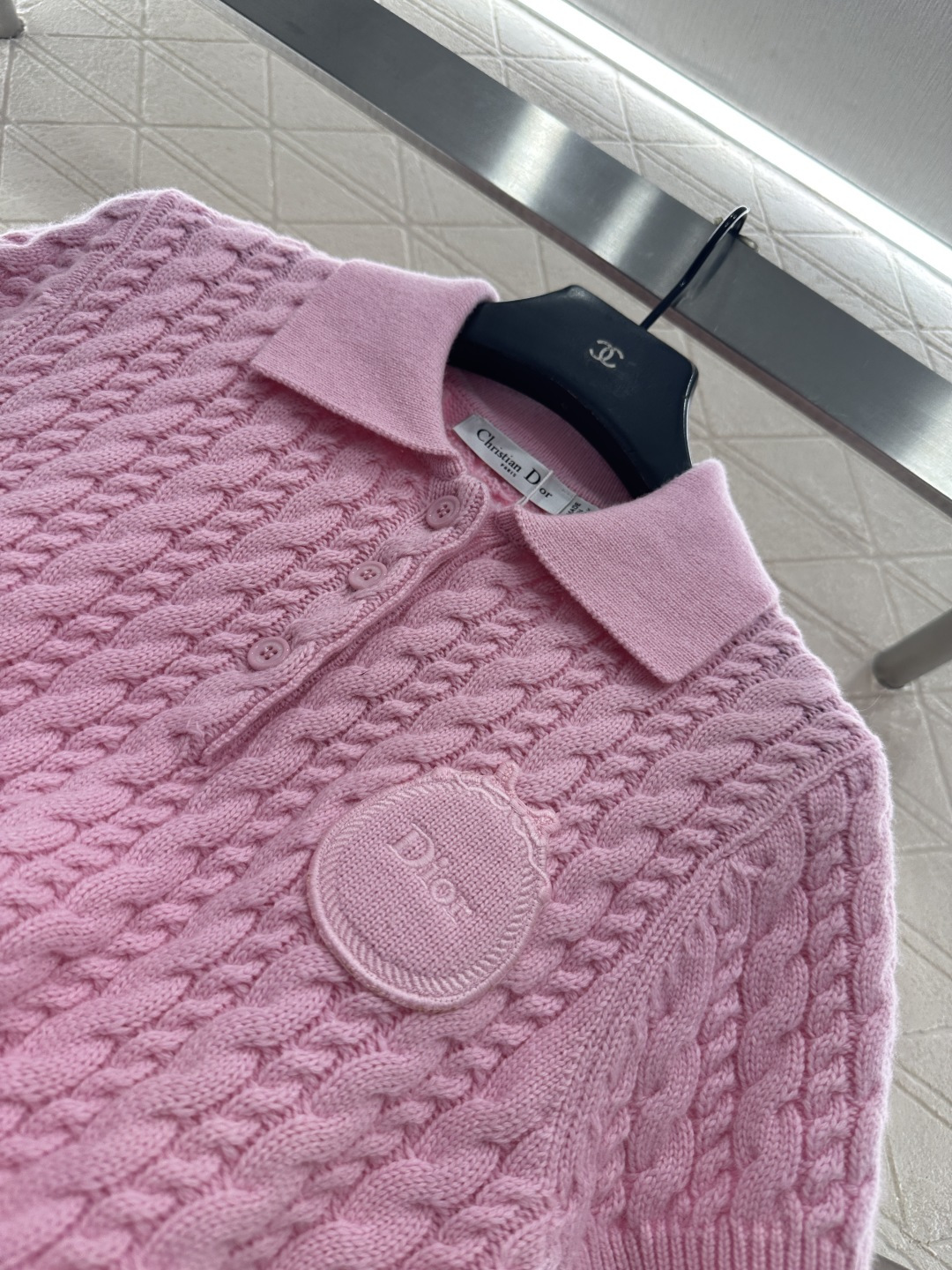 ♥Dio*♥2026新品上架 翻领麻花针织短袖定制YB羊绒纱线织造，质感高级，舒适柔软，翻领针织短袖剪裁