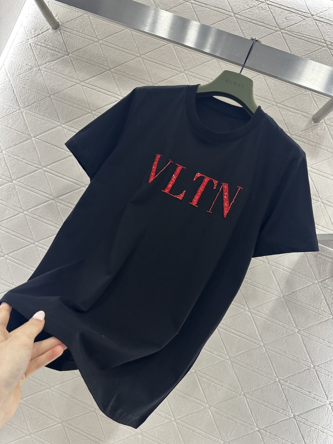 ♥Valentin*♥2026新品上架 钉珠字母徽标𝑇𝑒𝑒定制YB丝光全棉材质，透气舒适，质感十足，正肩