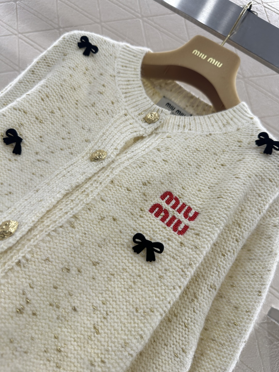 ♥Miumi*♥2026新品上架 立体蝴蝶结彩点针织开衫定制YB羊毛纱线织造，质感高级，舒适柔软，圆领针