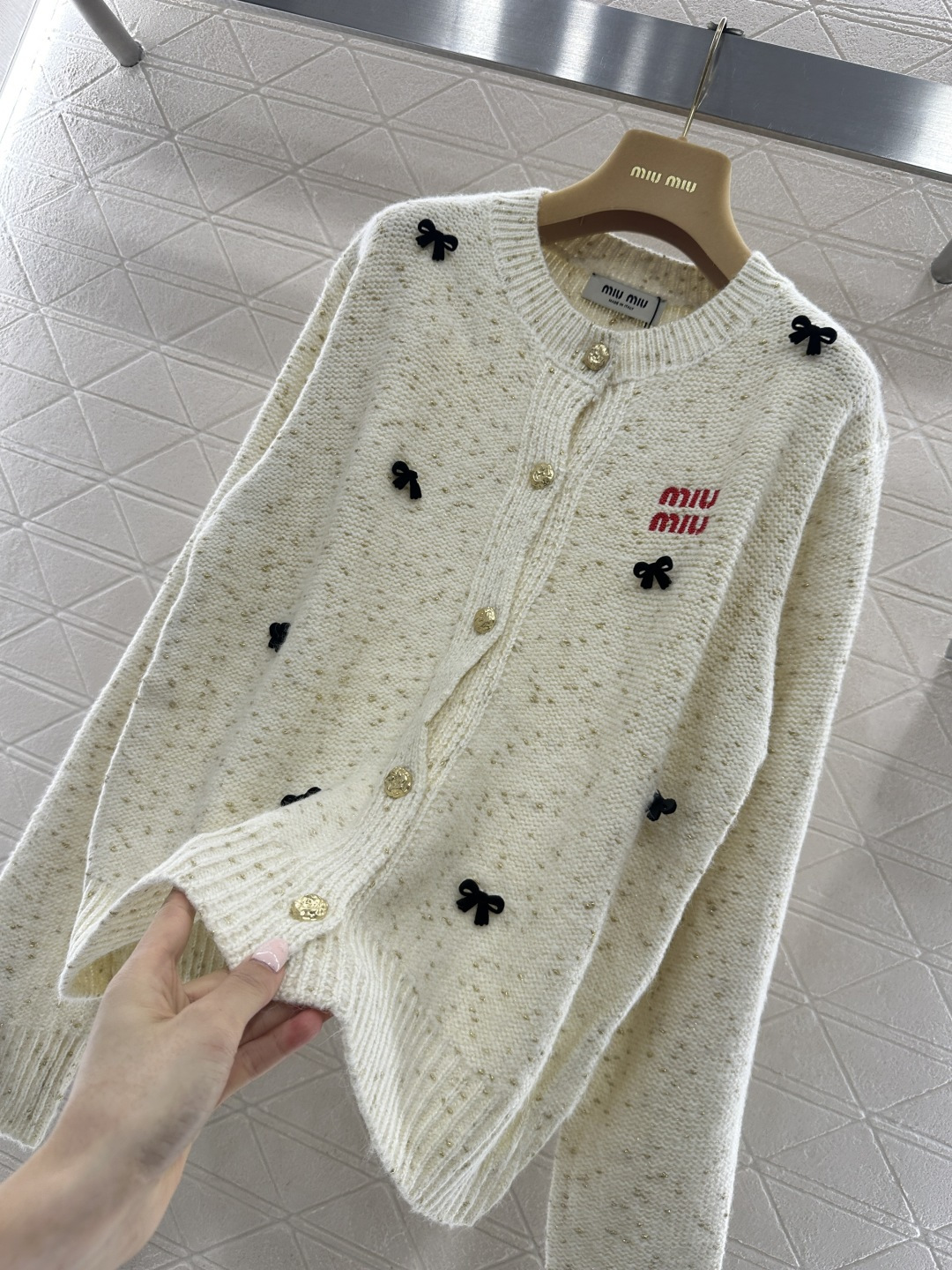 ♥Miumi*♥2026新品上架 立体蝴蝶结彩点针织开衫定制YB羊毛纱线织造，质感高级，舒适柔软，圆领针