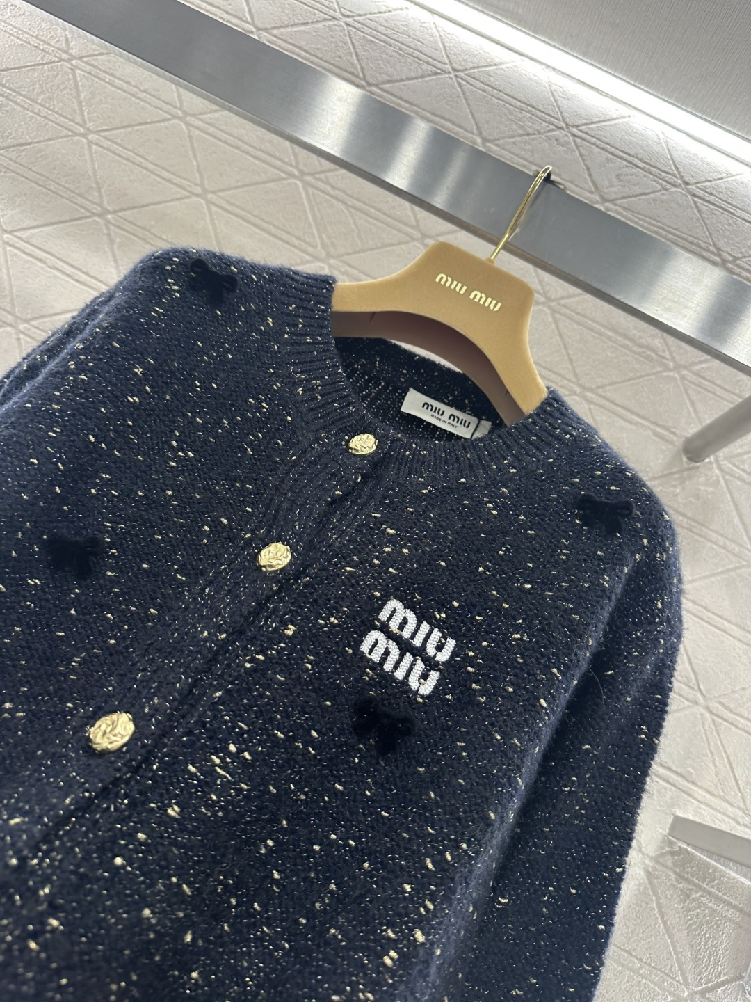 ♥Miumi*♥2026新品上架 立体蝴蝶结彩点针织开衫定制YB羊毛纱线织造，质感高级，舒适柔软，圆领针