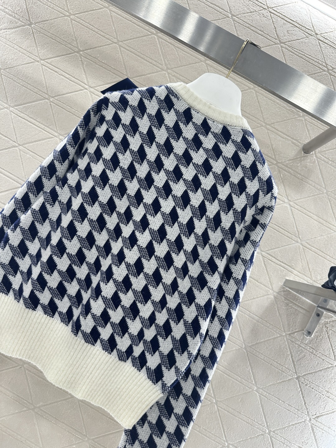 ♥Dio*♥2026新品上架 格纹蝴蝶结针织套头毛衣定制YB羊毛纱线织造，穿搭舒适，质感十足，圆领套头毛