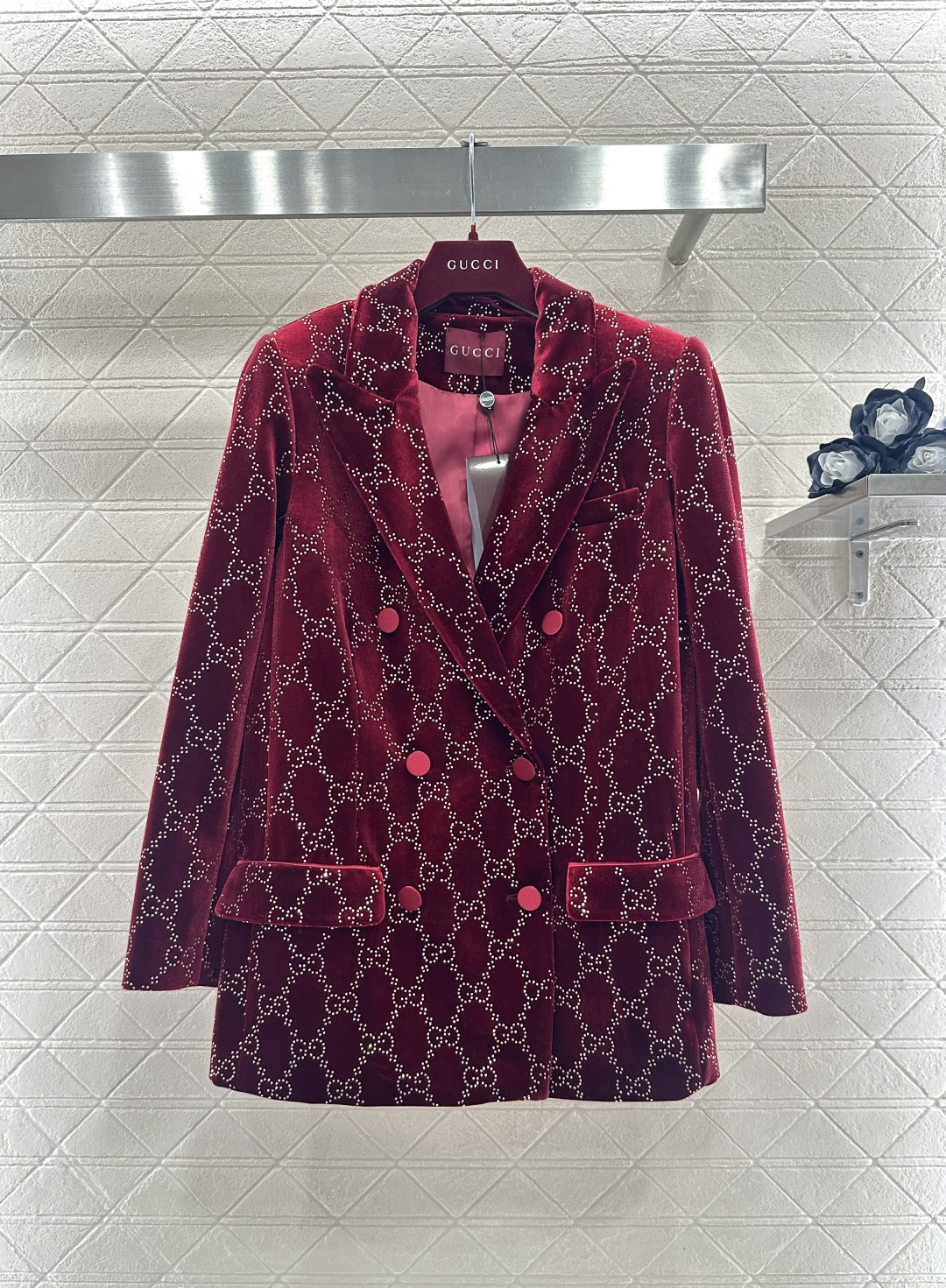 ♥Gucc*♥2026新品上架 真丝绒烫钻西装长裤套装定制YB进口真丝绒材质，成衣光泽，质感品相绝佳，翻