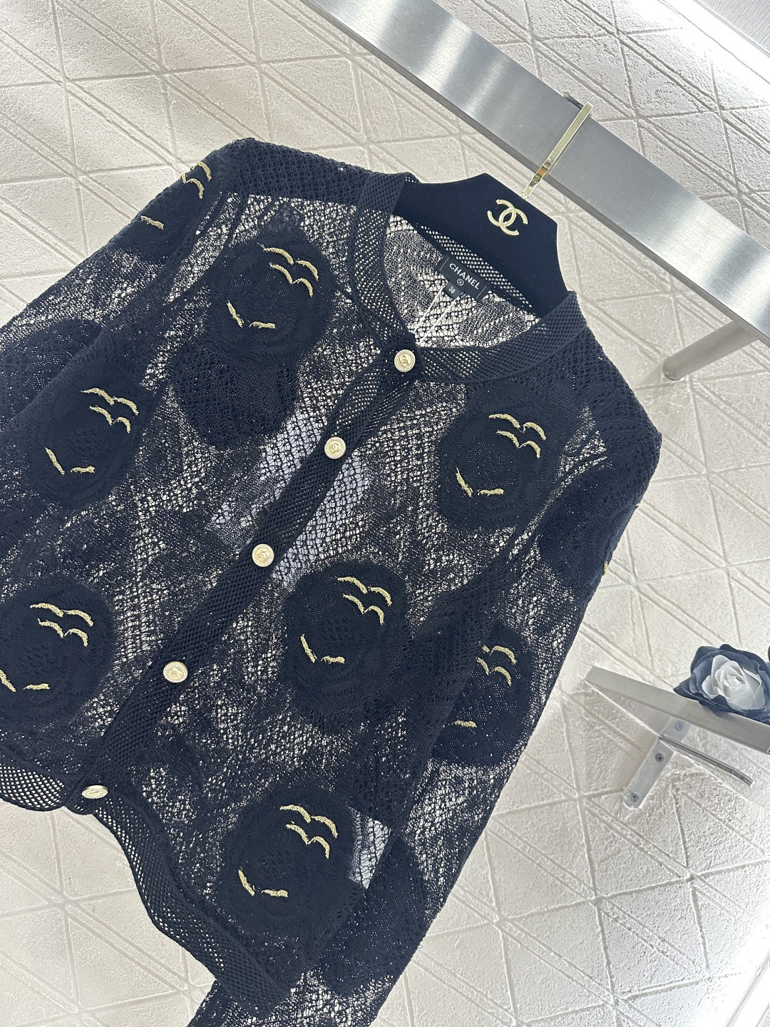 ♥Chane*♥2026新品上架 立体镂空花朵刺绣针织开衫定制YB丝绵纱线织造，质感高级，舒适柔软，圆领