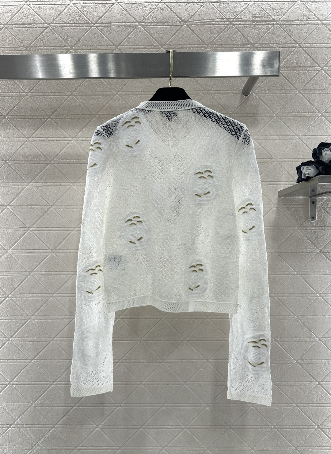 ♥Chane*♥2026新品上架 立体镂空花朵刺绣针织开衫定制YB丝绵纱线织造，质感高级，舒适柔软，圆领