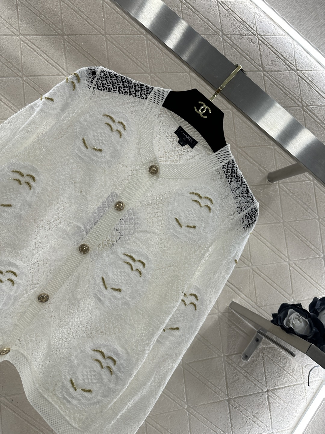 ♥Chane*♥2026新品上架 立体镂空花朵刺绣针织开衫定制YB丝绵纱线织造，质感高级，舒适柔软，圆领