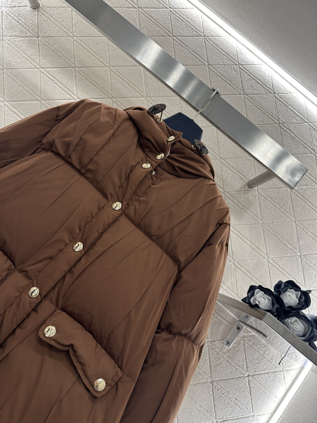 ♥Louis vuitto*♥2026新品上架 褶皱连帽羽绒服定制YB进口防风防水尼龙材质，其工艺还原，